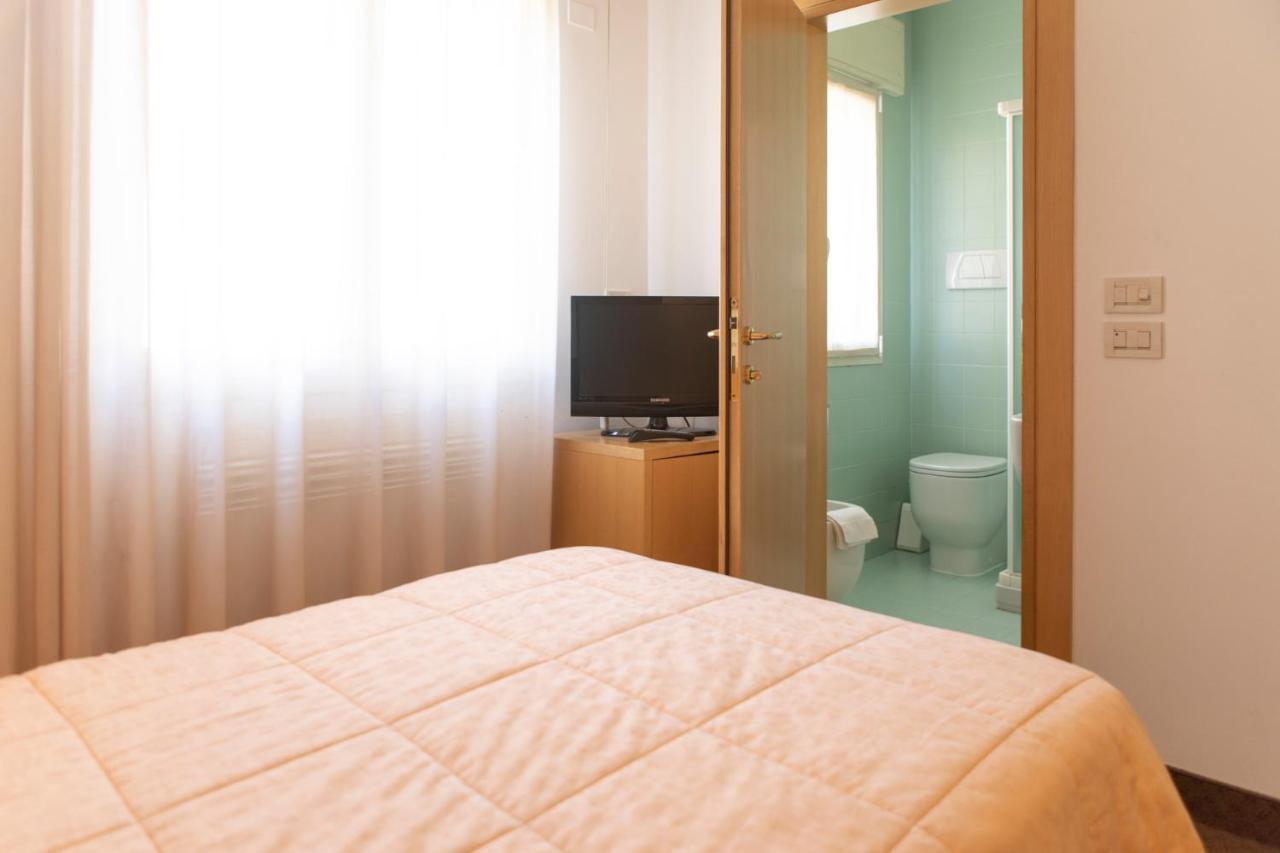 צ'יטדלה Hotel Due Mori מראה חיצוני תמונה